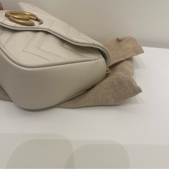 Gucci Marmont Mini Shoulder Bag - Picture 2 of 7